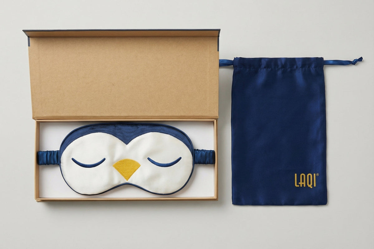 Masque de nuit laqi en soie de mûrier dans sa boîte