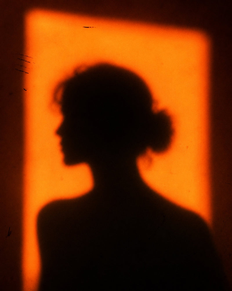 Silhouette dans une lumière chaude de fin de journée
